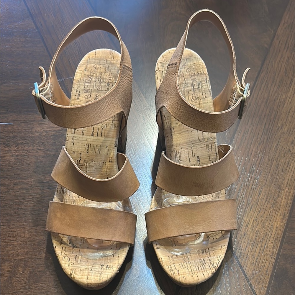 Kork Ease Adela wood Sandals. Brown Strappy Sandals